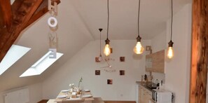 Fridge, microwave, oven, stovetop - TOP * attic old building parquet !!! NETFLIX & RELAX, 2 beds (Völklingen)