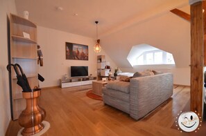 TV - TOP * attic old building parquet !!! NETFLIX & RELAX, 2 beds (Völklingen)