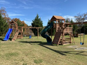 Children’s area - Luxurious 2Bed 2Bath Condo • Mountain Views • Virtual Check-In (Pigeon Forge)