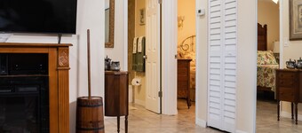 'Harbor Hide Away' - Victorian Sweetheart