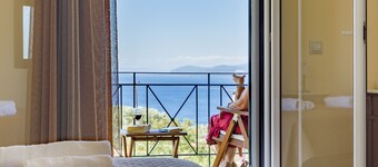 Villa Aphrodite | Private Pool & Sea View | Sleeps 6 people