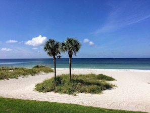 On the beach - Luxury 3BD Beachfront Living: La Playa 203D by RVA (Longboat Key)
