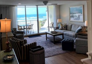 Smart TV - Luxury 3BD Beachfront Living: La Playa 203D by RVA (Longboat Key)