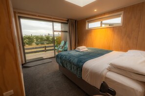 2 bedrooms, desk, iron/ironing board, free WiFi - Star Bright Townhouse (Twizel)