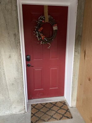 Exterior detail - JC's Place #1 (Hebron)