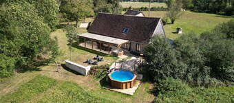  Ecrin de verdure, ideal familles et amis ,Jacuzzi, babyfoot, petanque, sauna..