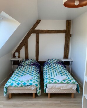 6 bedrooms, iron/ironing board, free WiFi, wheelchair access