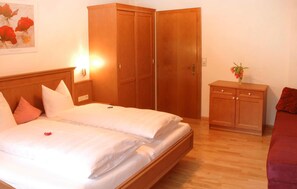 2 bedrooms, Internet, bed sheets