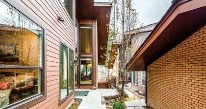 Little Cottonwood Home Base, Large Hot Tub!