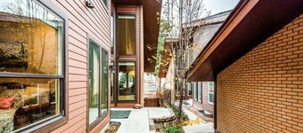 Little Cottonwood Home Base, Large Hot Tub!