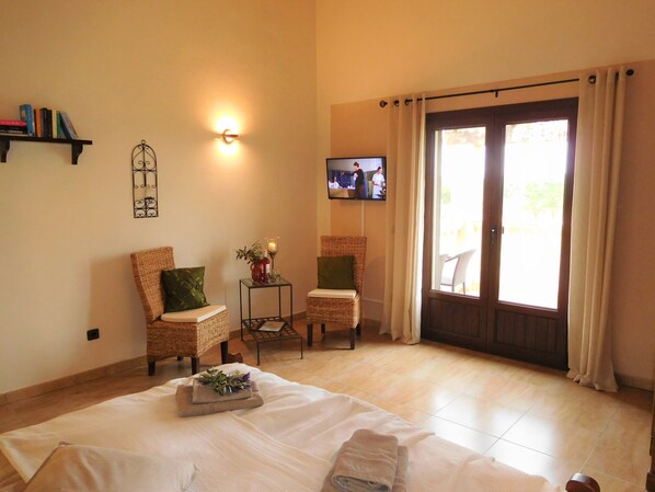 5 bedrooms, iron/ironing board, travel cot, free WiFi - Finca Alqueria Fosca (Campos, Spain, Mallorca)