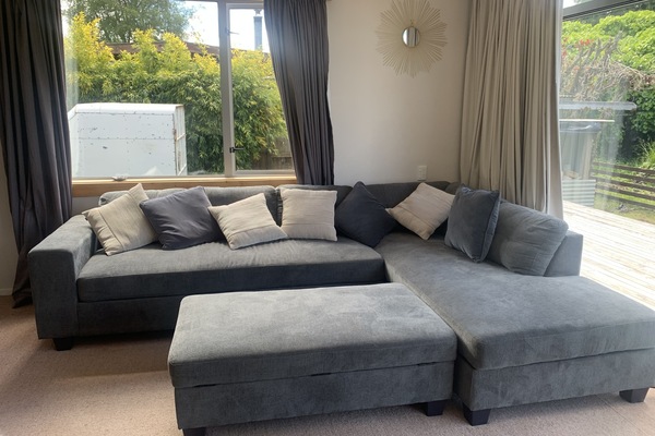 TV, fireplace, DVD player, books