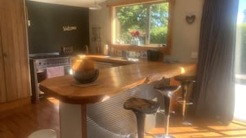 Réfrigérateur, micro-ondes, four, lave-vaisselle