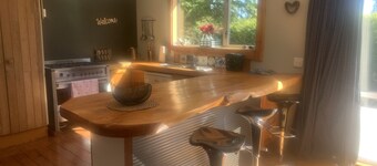 Rosewood Hideaway, peaceful, sunny & memorable 