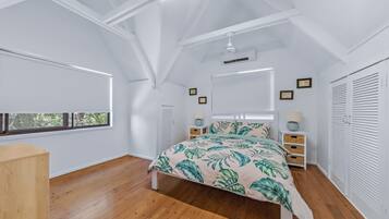 3 bedrooms, individually furnished, iron/ironing board, free WiFi