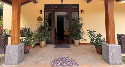 Casa Molleo- Jungle Hideaway