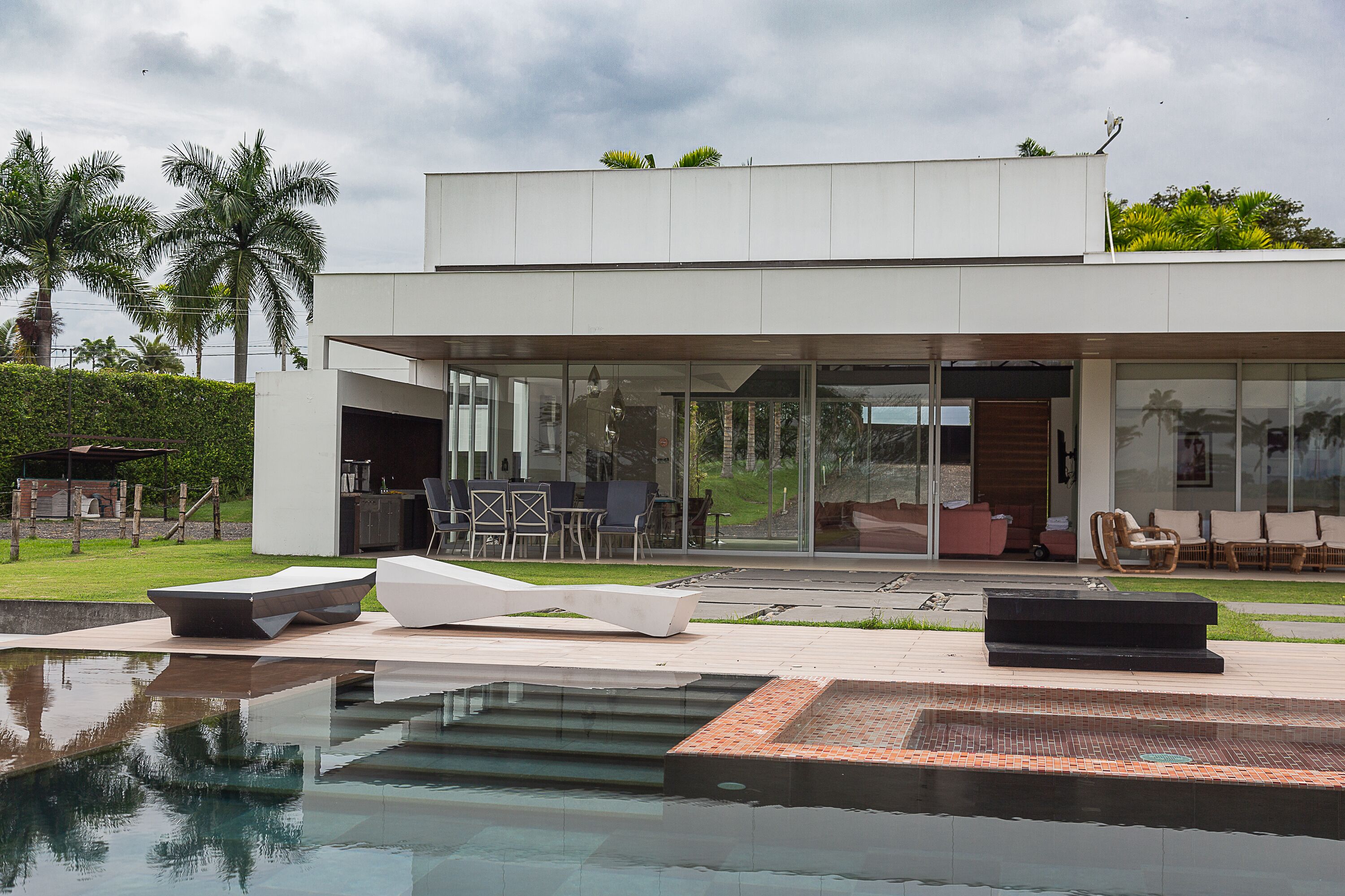 屋外プール、温水プール