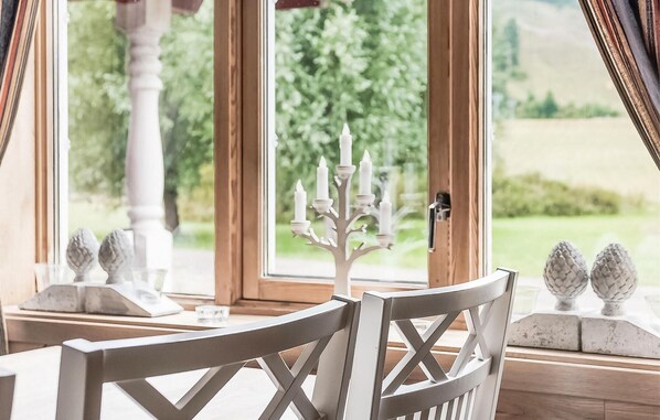 المنشأة من الداخل