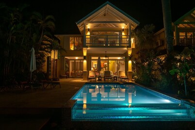 Waterfront Villa Private Pool comp Floating Breakfast
Fully Staffed Chef Avable