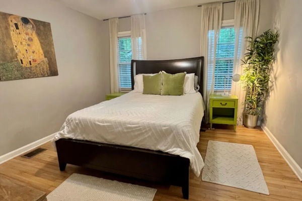 3 slaapkamers, een bureau, een strijkplank/strijkijzer, gratis wifi