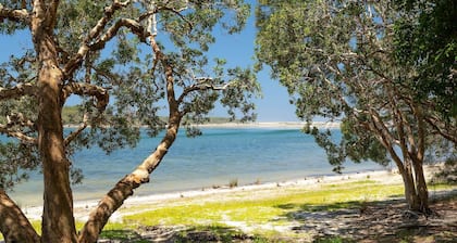 Bushland Retreat in Smiths Lake