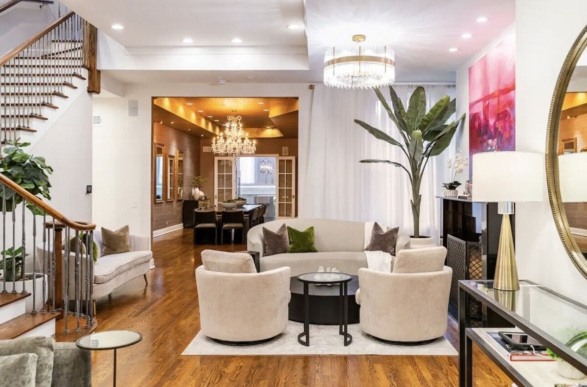 Chicago Gold Coast Luxury Home Best Location walking distance to anywhere!