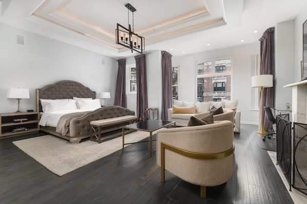 5 Schlafzimmer, Schreibtisch, Bügeleisen/Bügelbrett, kostenloses WLAN