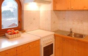 Kühlschrank, Herdplatte, Geschirrspüler