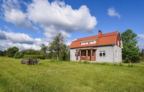Exterior - 4 bedroom gorgeous home in Kalv (Kalv)