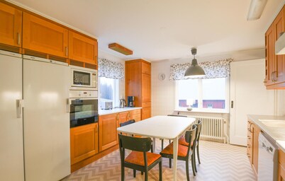 4 bedroom gorgeous home in Kalv