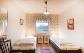 4 bedrooms, free WiFi - 4 bedroom gorgeous home in Kalv (Kalv)