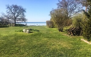 Property grounds - Gorgeous home in Fjälkinge with WiFi (Fjälkinge)