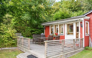 Outdoor dining - Gorgeous home in Fjälkinge with WiFi (Fjälkinge)