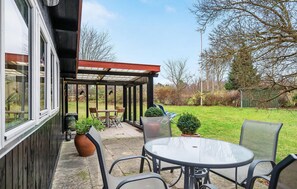 Outdoor dining - 2 bedroom cozy home in Jægerspris (Jægerspris)