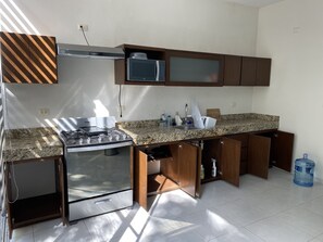 冰箱、微波炉、烤箱、茶具/咖啡用具