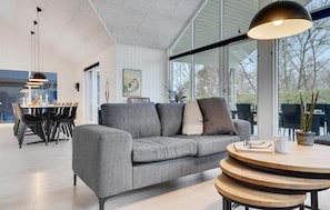 TV, fireplace, DVD player, table football - Stunning home in Væggerløse with sauna (Væggerløse)