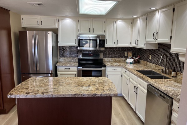 Refrigerador, microondas, horno, placa de cocina