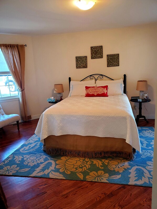 3 bedrooms, WiFi, bed sheets - Escape to the lake! (Lavonia)