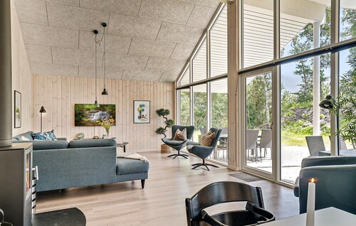 Cozy home in Væggerløse with WiFi