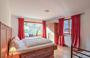 6 dormitorios, cuna de viaje, wifi gratis y ropa de cama