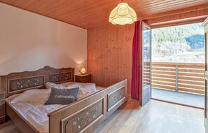 6 makuuhuonetta, vauvan matkasänky, ilmainen Wi-Fi, vuodevaatteet