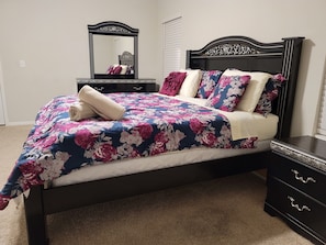 4 bedrooms, iron/ironing board, WiFi, bed sheets