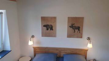 Ferienhaus | 2 Schlafzimmer, Reisekinderbett, kostenloses WLAN, BettwÀsche