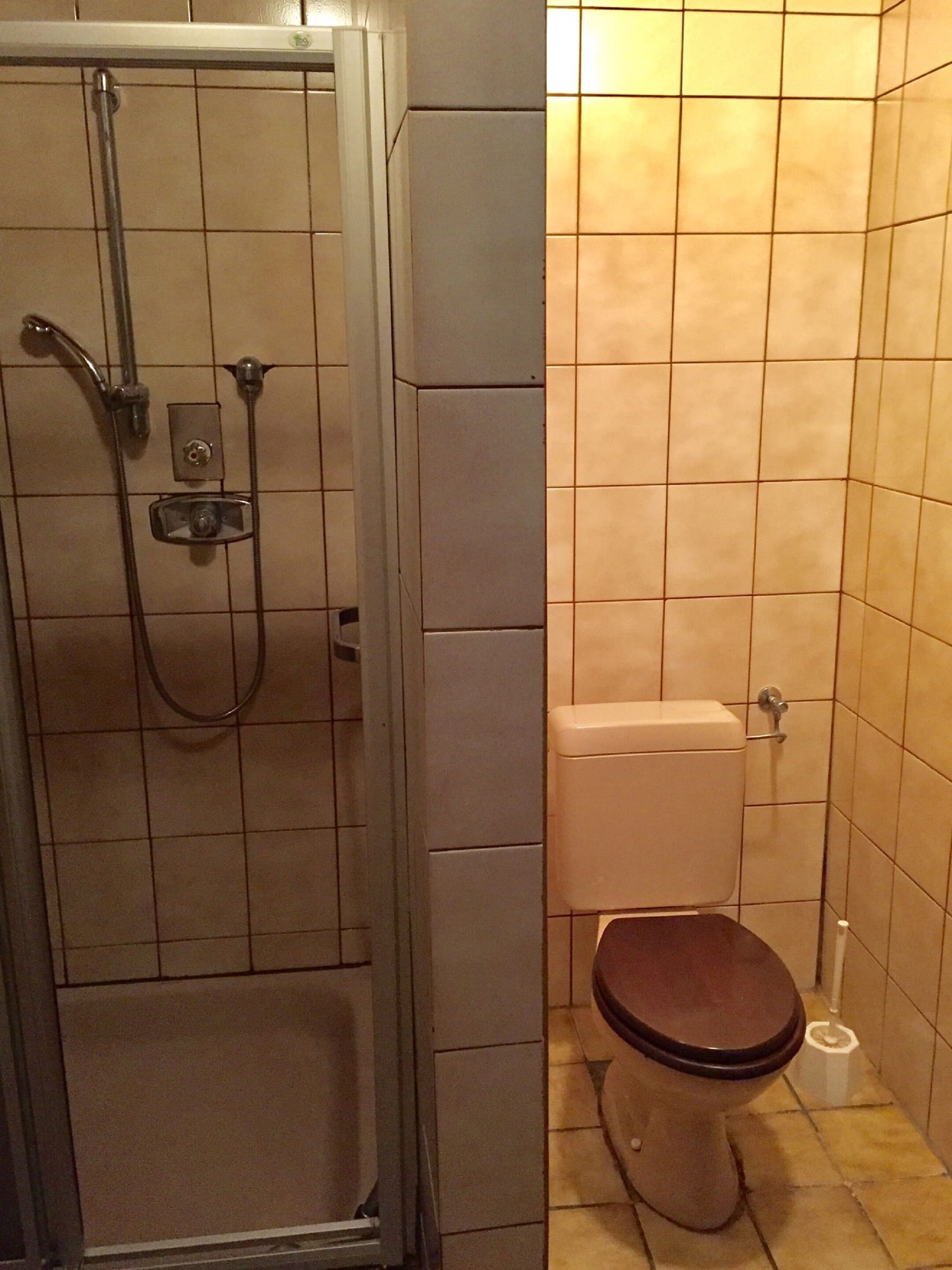 Dusche im Bad