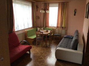 Apartment | Living room - Amstetter's Ferienwohnung (Waldenstein)
