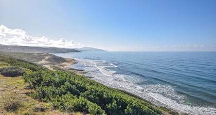 5 bedroom beach front home in Arbus