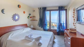 5 bedrooms, free WiFi, bed sheets