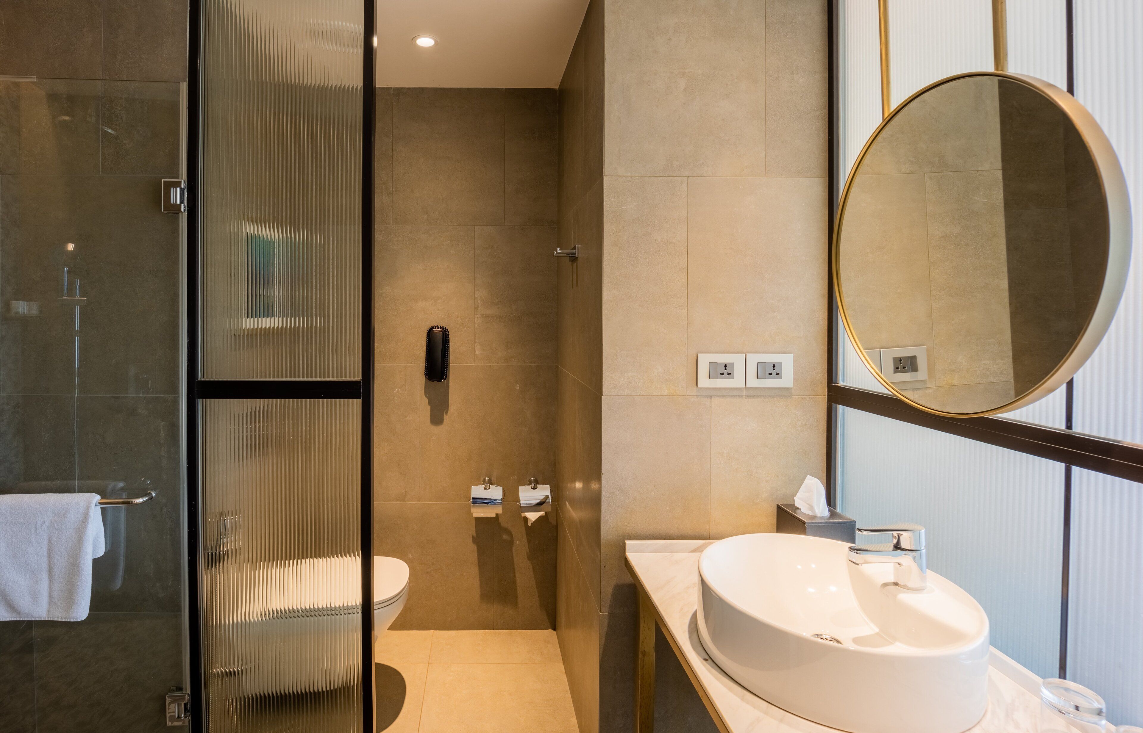 Rainfall showerhead, free toiletries, hair dryer, bathrobes