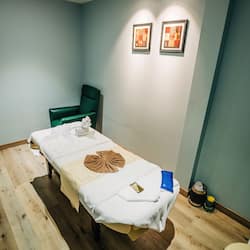 Couples treatment room(s), steam room, body treatments, aromatherapy