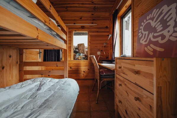 2 bedrooms - The Ecolodge is a fully-equipped bungalow with 9,000m2 of woodland and garden. (Beauraing)
